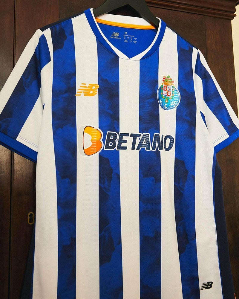 Camisa FC Porto I 24/25 - Torcedor New Balance - Azul e Branca